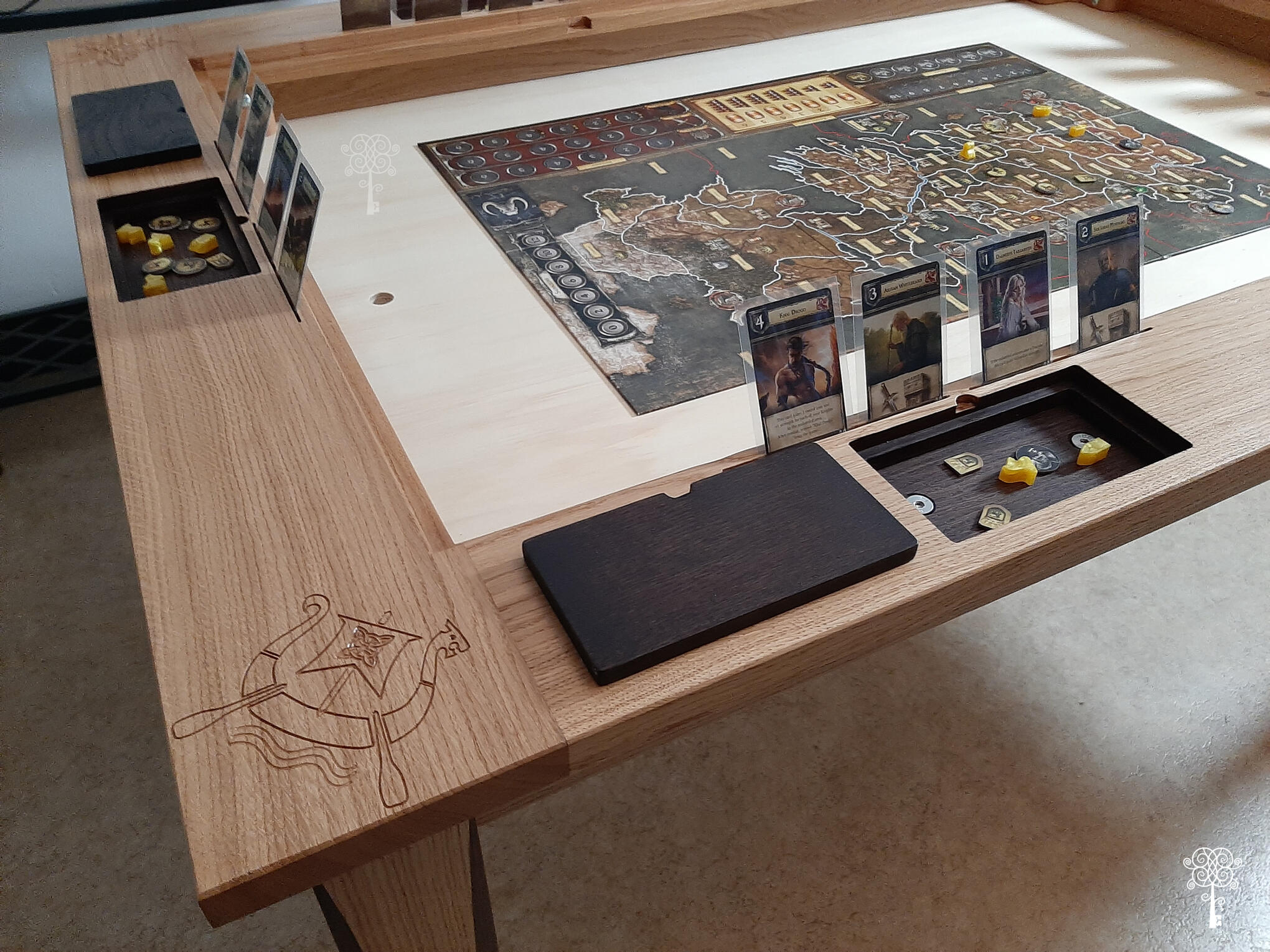 Table de jeu modulable avec plateau et cartes de jeu