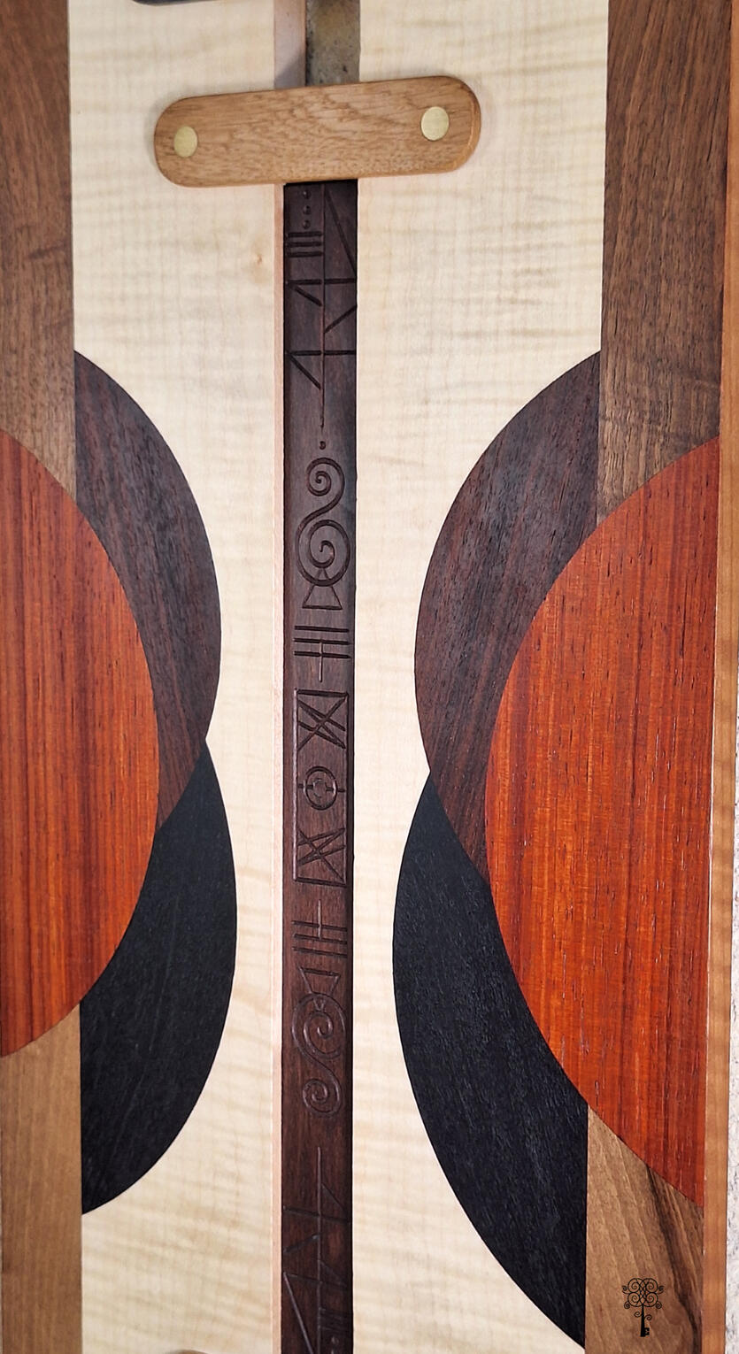 Marqueterie de Padouk, Palissandre, Tulipier noir, Sycomore ondé, Noyer - Les Trois Cercles